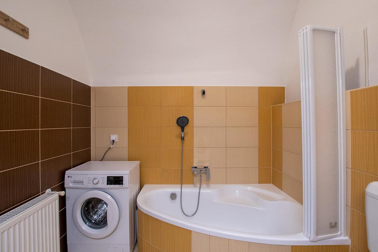 Zora Lak Apartamento Sopron Exterior foto