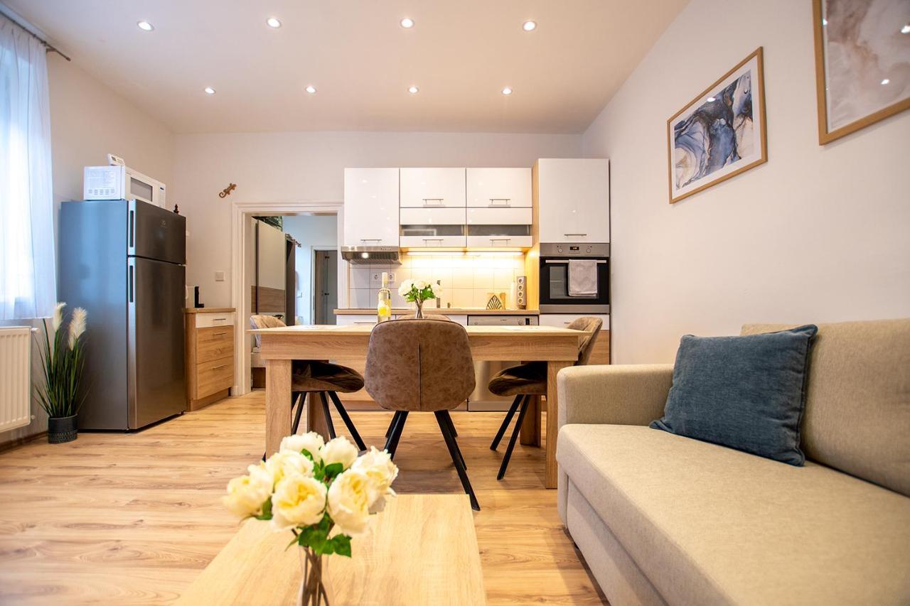 Zora Lak Apartamento Sopron Exterior foto